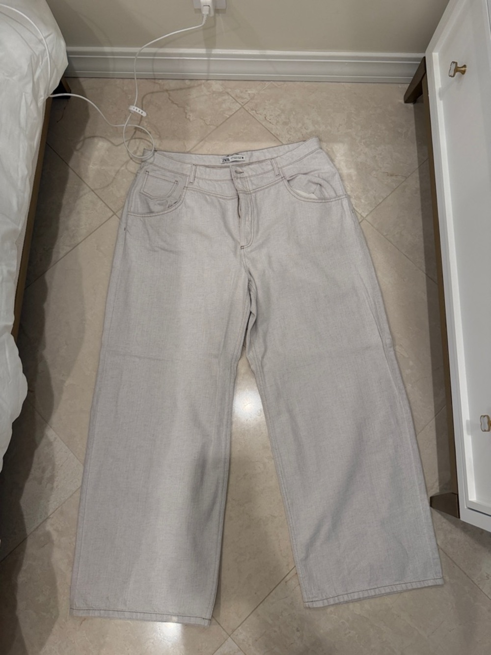 Zara Wide-Leg Jeans in Washed White